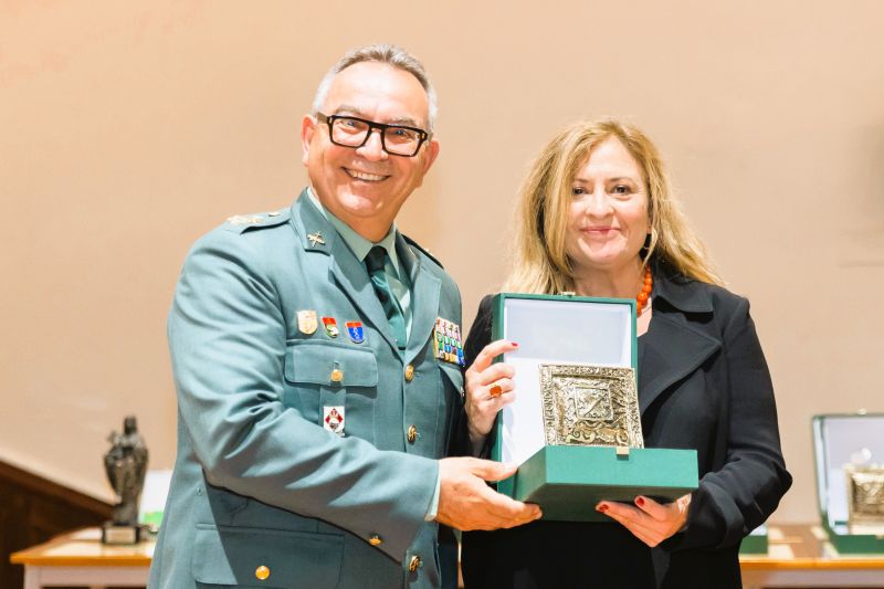 La Prof.ª María Paz García-Vera nombrada Socia Honoraria de la Hermandad de Amigos del Benemérito Cuerpo de la Guardia Civil